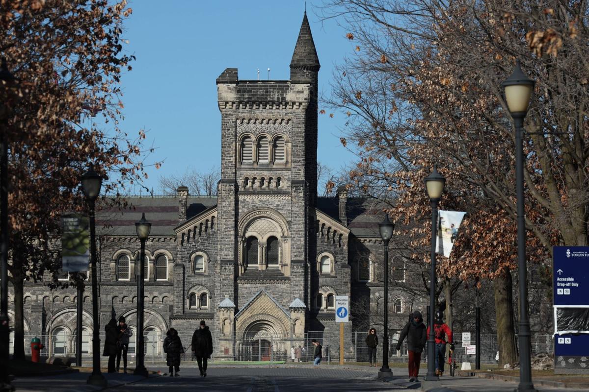 Police asking public for help with alleged U of T knife-brandishing incident