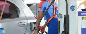 Semana pode começar com aumento de combustível em postos de gasolina