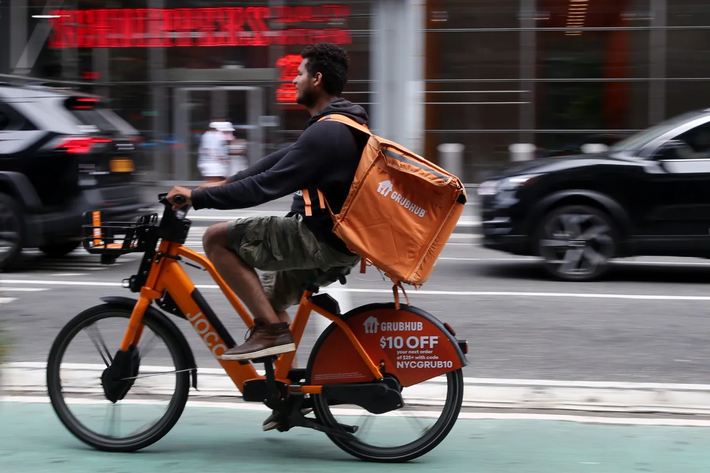 Food delivery apps continue to push back against minimum pay rules.