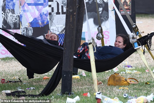 Revellers were seen waking up this morning surrounded by rubbish after yesterday's show