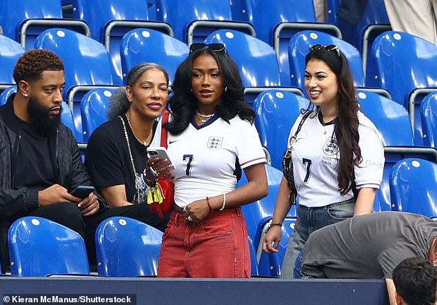 Fan favourite WAG Tolami Benson, the 23-year-old partner of Bukayo Saka, proudly displayed her boyfriend's number 7 shirt as she arrived at the stadium