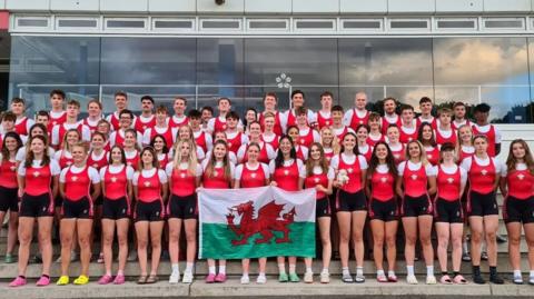Team Wales pose for a photo