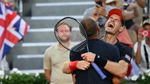 Dan Evans and Andy Murray celebrate at Paris 2024