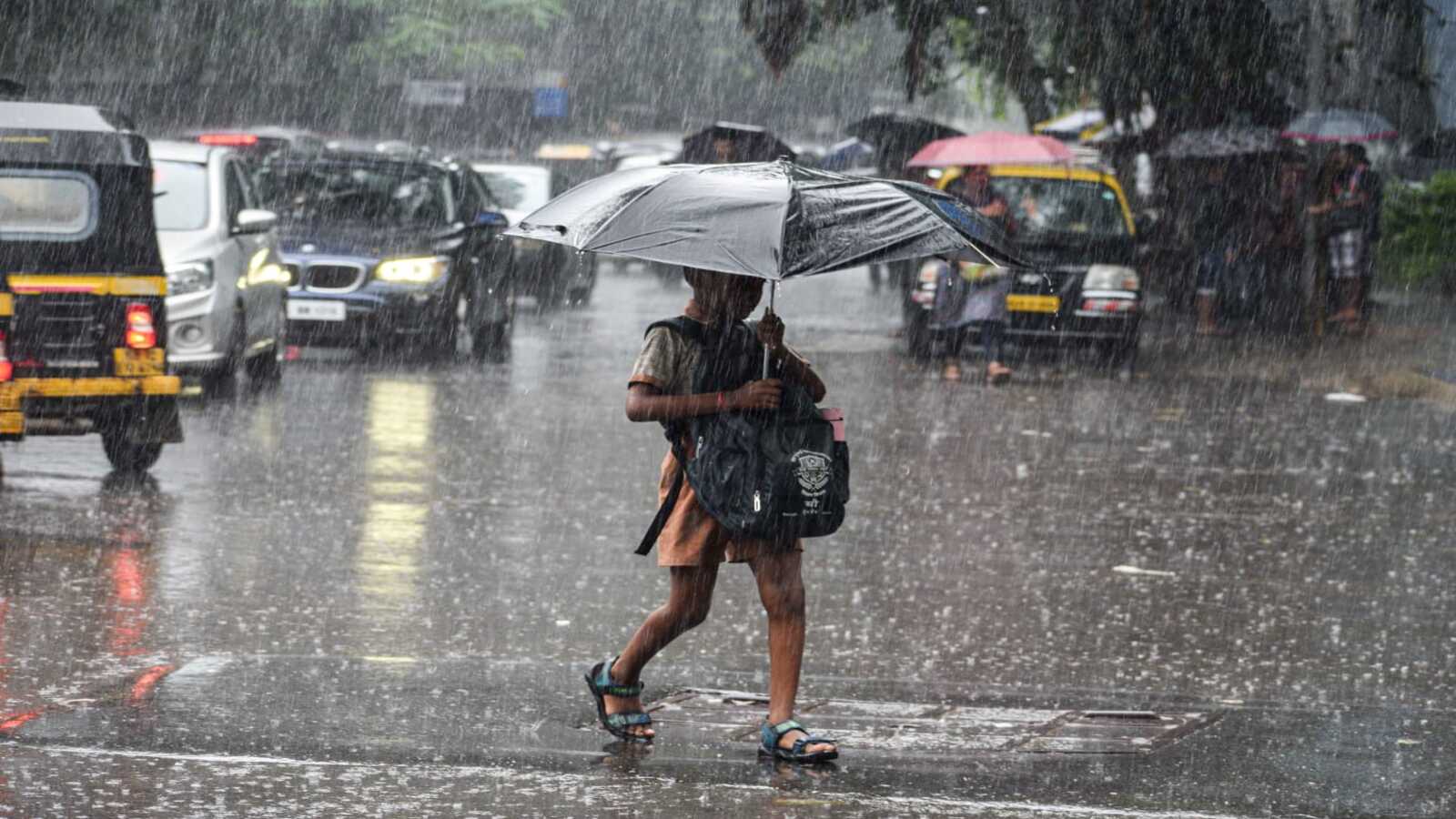 Mumbai under orange alert today as rain intensifies; 50 mm rainfall in 3 hours