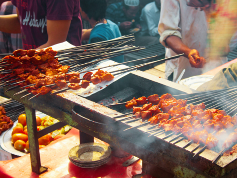 Karnataka Health Department bans use of artificial food colouring in kebabs; imposes hefty fine of 10 lakhs!