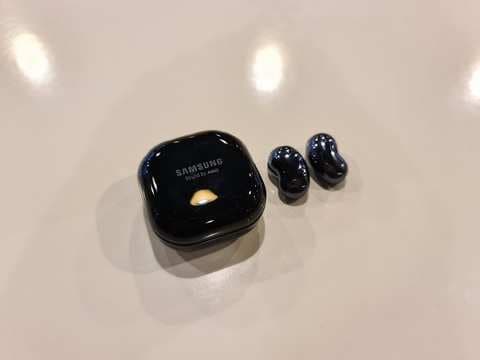Samsung Galaxy Buds Live review – unique design, rich audio experience
