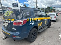 PRF prende motorista que usava carro com placa adulterada para aplicar golpes em Caxias do Sul